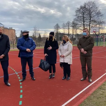 Przy PSP3 w Radomsku powstał kompleks lekkoatletyczny