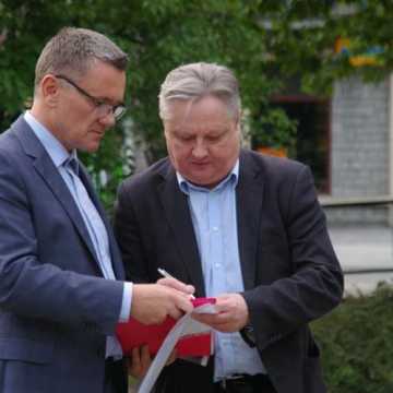 851 podpisów dla Rafała Trzaskowskiego zebrała pierwszego dnia radomszczańska Platforma Obywatelska