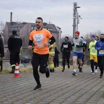 [WIDEO] Glinianki parkRUN w Radomsku. Bieg dla zdrowia i WOŚP 2025