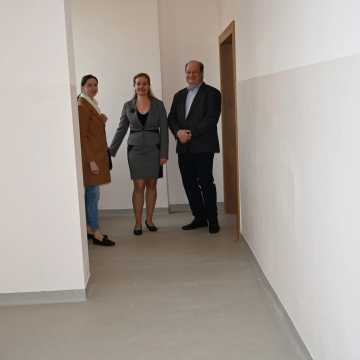 W I LO w Radomsku powstają nowe sale edukacyjne. Wcześniej było tam mieszkanie służbowe
