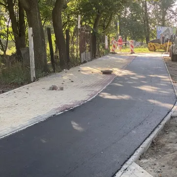 Radomsko: ścieżki rowerowe w budowie, prace jeszcze trwają