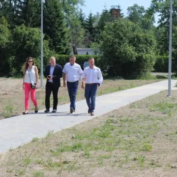 Sprawdzili jak wyglądają place zabaw w Radomsku