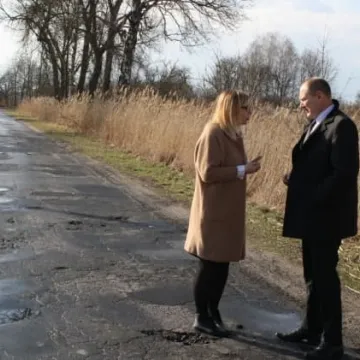 Domy daleko od wiatraków