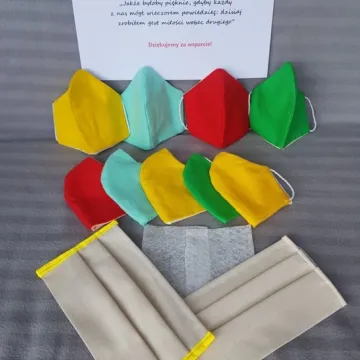 Stowarzyszenie „Koniczynka” sprzedaje maseczki. Żeby przetrwać…