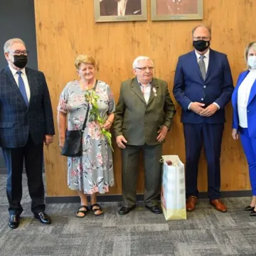 „Złoci” małżonkowie odznaczeni medalami