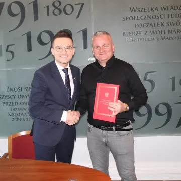 Samorządowcy z Ładzic poznali kulisy pracy w Sejmie