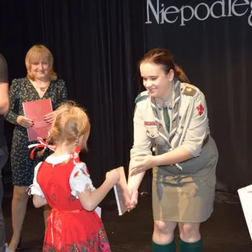 Piosenką uczcili Niepodległą