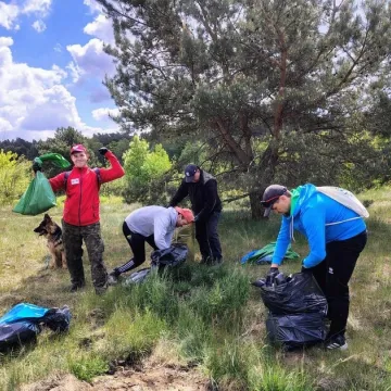 Setki kilogramów śmieci usunięto z Warty