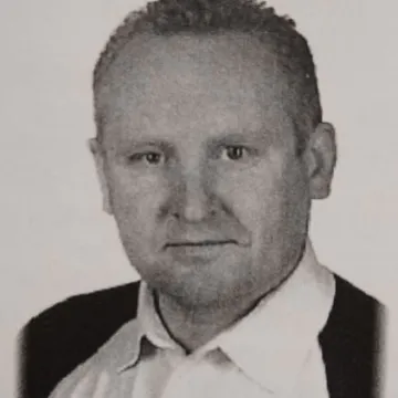 Poszukiwany Jacek Jaworek. Jest podejrzany o morderstwo rodziny w Borowcach