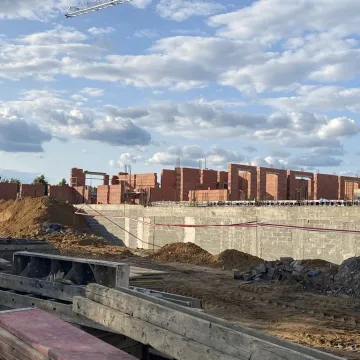 Geriatria rośnie w oczach. Sprawdziliśmy postęp prac przy radomszczańskim szpitalu