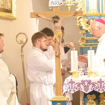 Freski, ołtarze i obrazy w nowej odsłonie. Kościół w Strzałkowie po renowacji