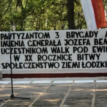 Upamiętnili partyzantów spod Ewiny