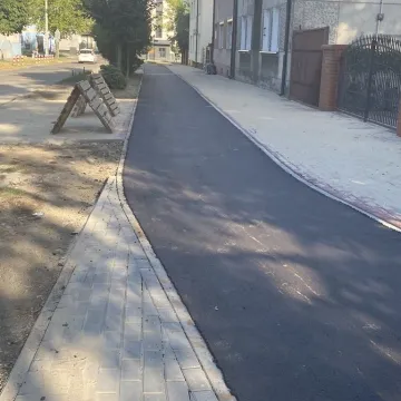 Radomsko: ścieżki rowerowe w budowie, prace jeszcze trwają