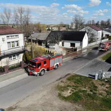 Strażacka „mokra pobudka” w Radomsku, Radziechowicach Drugich i Karczowie