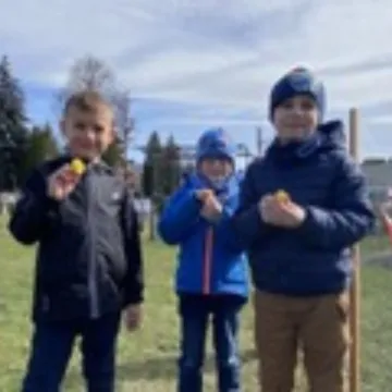 Zajączek ukrył się w PP nr 5 w Radomsku. Dzieci ruszyły na poszukiwania