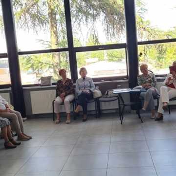 Bezpieczny senior w przestrzeni publicznej – spotkanie w Radomsku