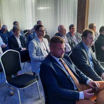 Regionalny Kongres PO w Radomsku. Eksperci i „zwykli Polacy” dyskutowali o drożyźnie