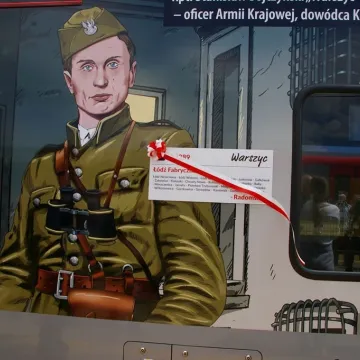 Pociąg „Warszyc” wjechał na peron w Radomsku