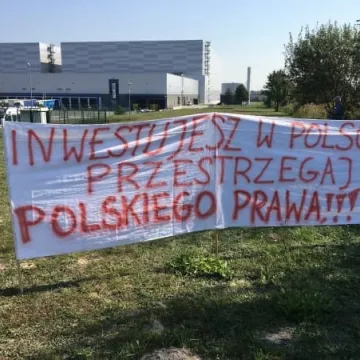 Pikieta przed siedzibą JYSK w obronie pracownika
