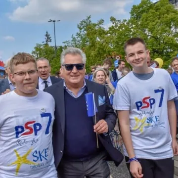 Uczniowie z PSP 7 wzięli udział w Paradzie Schumana