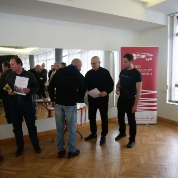 V runda szachowego turnieju w MDK