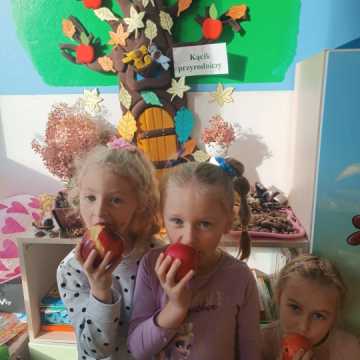 Zerówiaki z PSP nr 8 w Radomsku świętowały Światowy Dzień Warzyw i Owoców