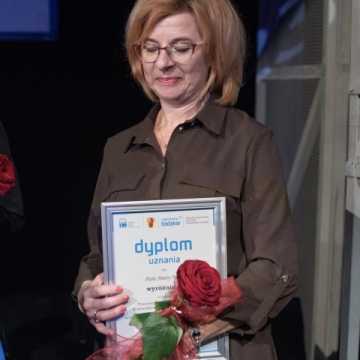 Dyrektor DPS w Radziechowicach otrzymała wyróżnienie w konursie