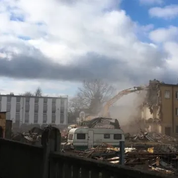 Wyburzają stary szpital 