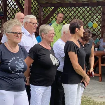 W Sudzinku otwarto nową drogę. Wstęgę przecinał m.in. wicemarszałek Sejmu RP