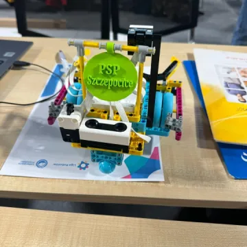 Szkoły z powiatu radomszczańskiego na Turnieju Ligi Robotów