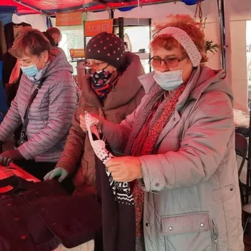 Udany kiermasz „przydasiów”