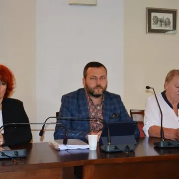 Powiatowa oświata w liczbach