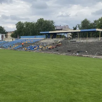 Nowa era stadionu w Radomsku. Kibice dostaną krzesełka ze starej trybuny