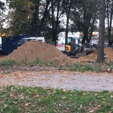 Trwa rewaloryzacja parku Świętojańskiego