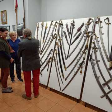 Zbiory kolekcjonerów na wystawie w muzeum w Radomsku