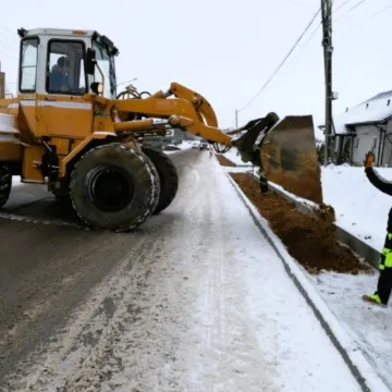Trwa budowa chodnika w Amelinie i Dziepółci