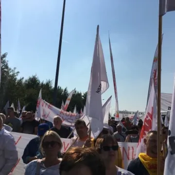 Pikieta przed siedzibą JYSK w obronie pracownika