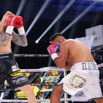 Korner Radomsko Boxing Night 2023. Robert Parzęczewski znokautował rywala