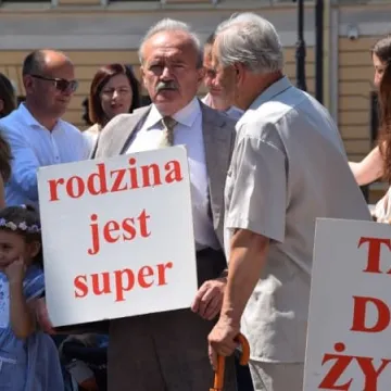 Polska Rodziną Silna!