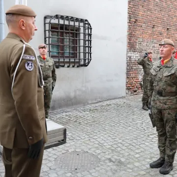 W Radomsku oddano hołd bohaterom. Był apel i salwa honorowa