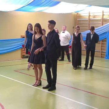 Bal na zakończenie ósmej klasy w PSP nr 2 w Radomsku