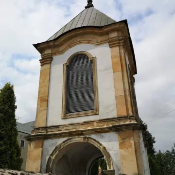 Straty po burzy w klasztorze w Wielgomłynach