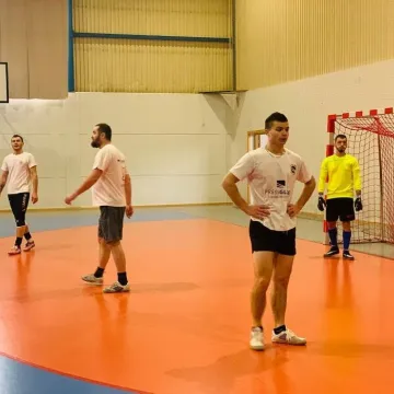 Byg-Front na prowadzeniu