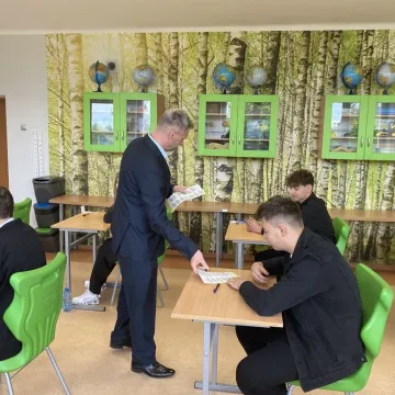 Ósmoklasiści z PSP nr 8 stawiają czoła egzaminowi z matematyki