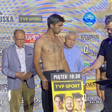 Ceremonia ważenia zawodników przed galą Korner Radomsko Boxing Night