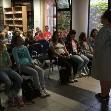 O street arcie w bibliotece