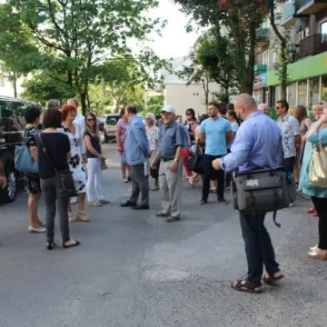 Spacer z rewitalizacją w tle