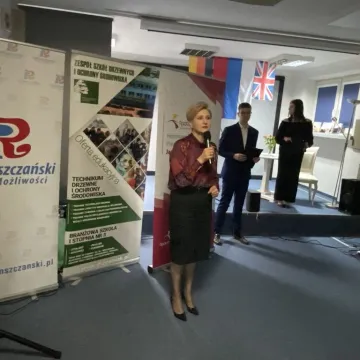 Recytowali wiersze w 3 językach w ZSDiOŚ w Radomsku