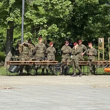 Żołnierze uczą w Radomsku kobiety podstaw samoobrony