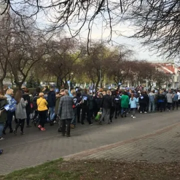 Pochód ulicami miasta - VII Radomszczańskie Dni Autyzmu